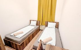 Spacious Rooms - 15 Min From Airport & City Center, 5 Min From Vienna Main-Bus Station Ez1